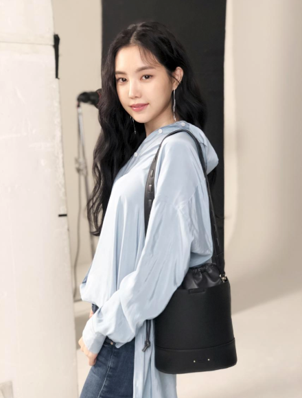 손나은