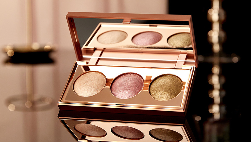 2018Holiday_Shine_Bright_HeavensDew_Palette_detail