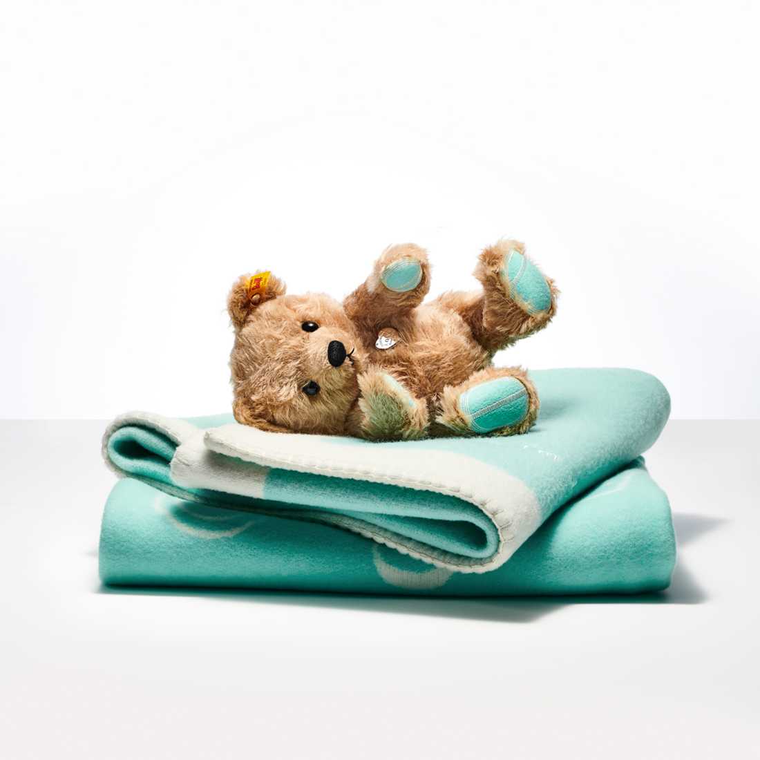 tiffany-x-steiffreturn-to-tiffany-love-teddy-bear-60559813_984265_SV_1