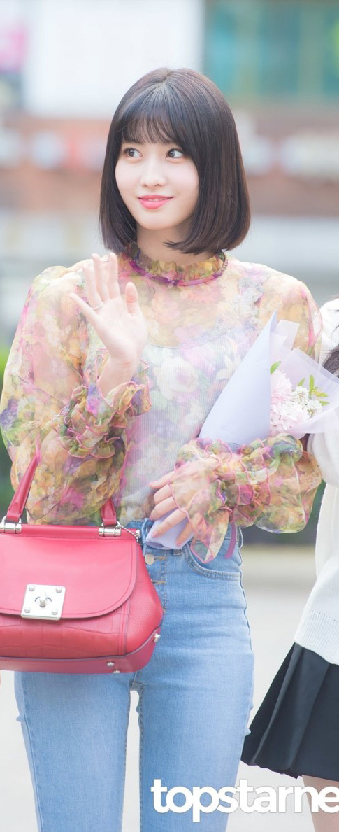 twice-20180427-113954-008