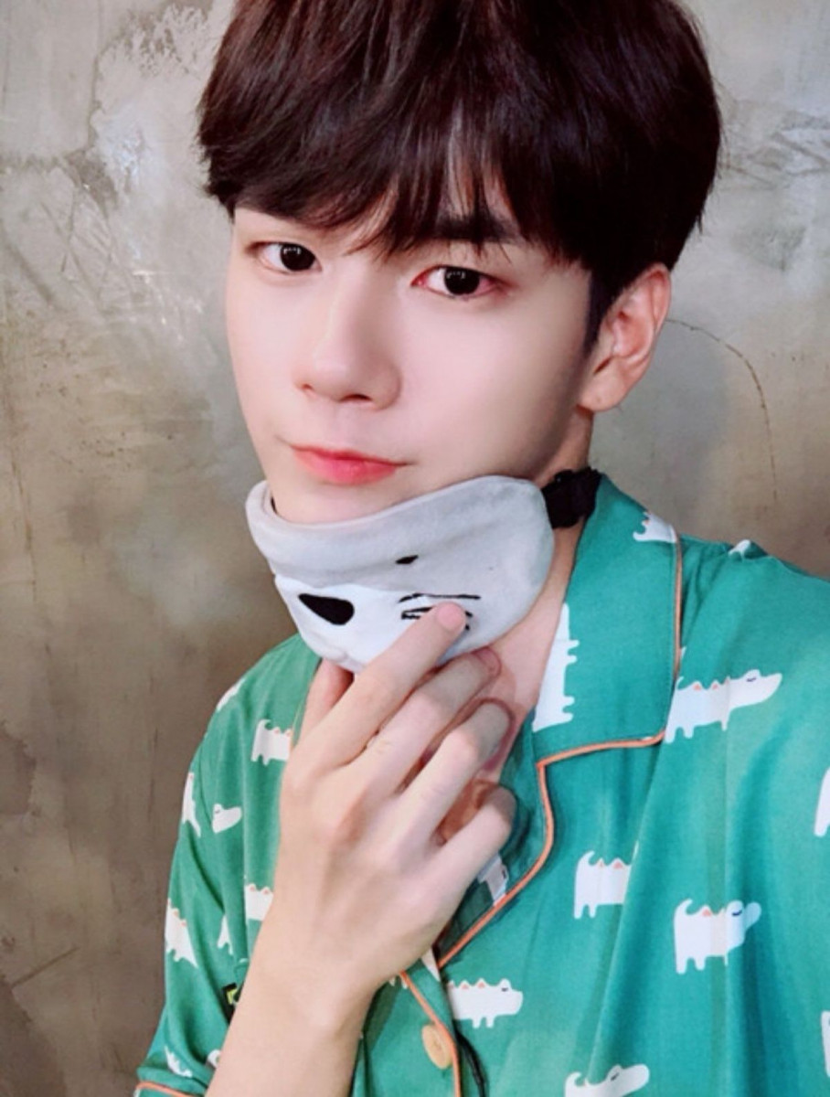 1B6A2512-16FB-40E9-B30B-B5A4DEA2B218