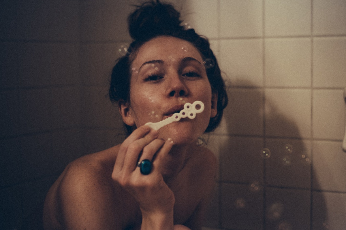 photo-1549661571-6a64dc691a0f