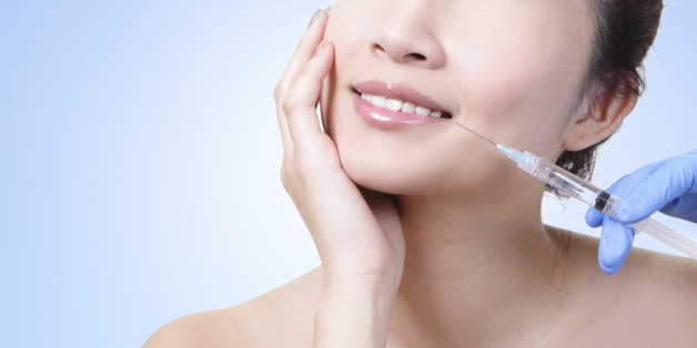 Cosmetic injection in the female lips