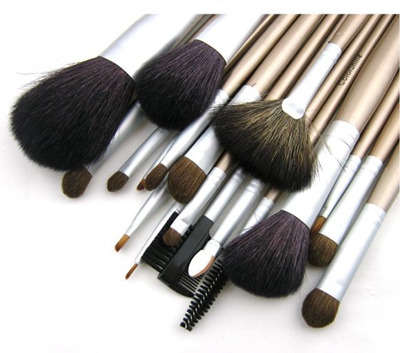 Face-brush-blusher-brush-Professional-brush-cosmetics-Makeu
