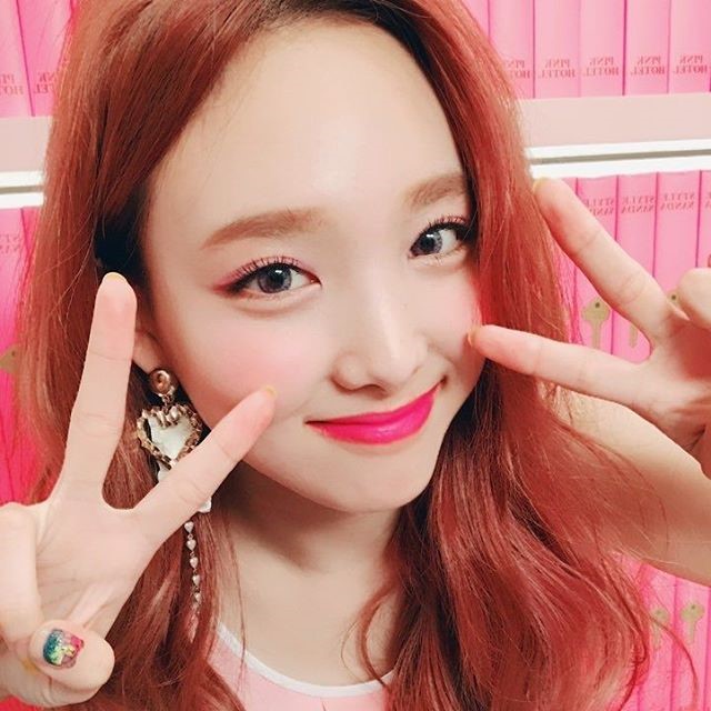 핑크_나연_1