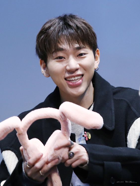 e8f1a139787145f61e240b03b10b4678