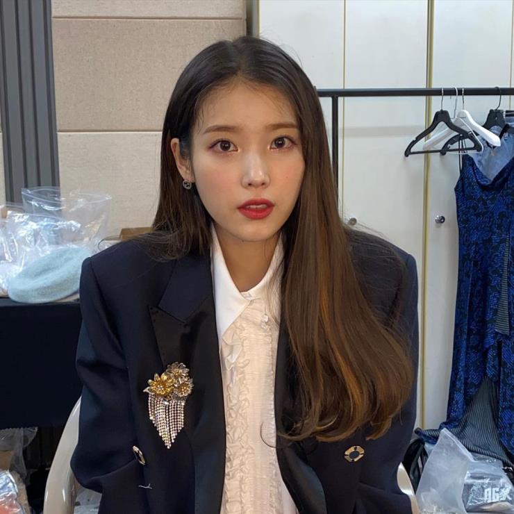 cef089dd-b9c9-43f8-a990-6871511e830e