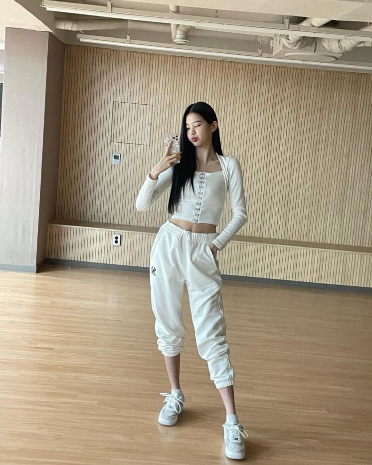 fd0d43e7-f5b9-4818-b6df-f35fbfe67442