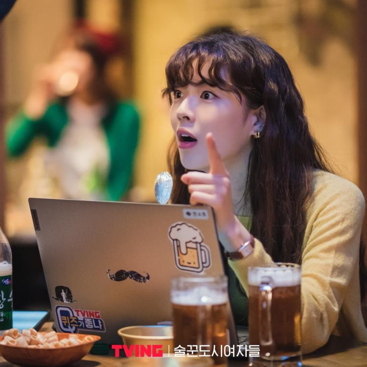 51e051ff-bd0c-4f7b-8b5a-7b5d17d70af4