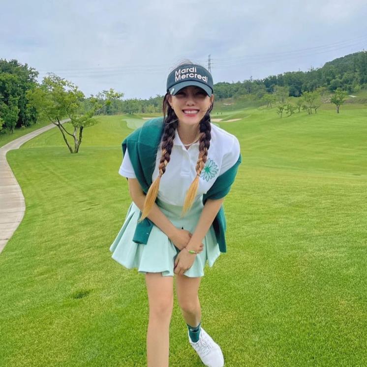 dea0446d-d348-4dba-a5a8-18be6943820a