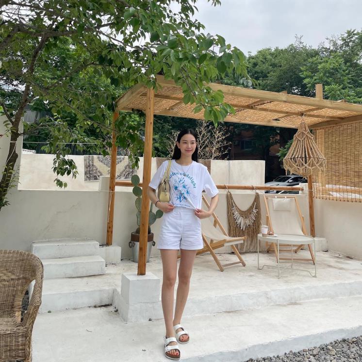 b9051105-4639-4018-9d17-8bc104e11f6b