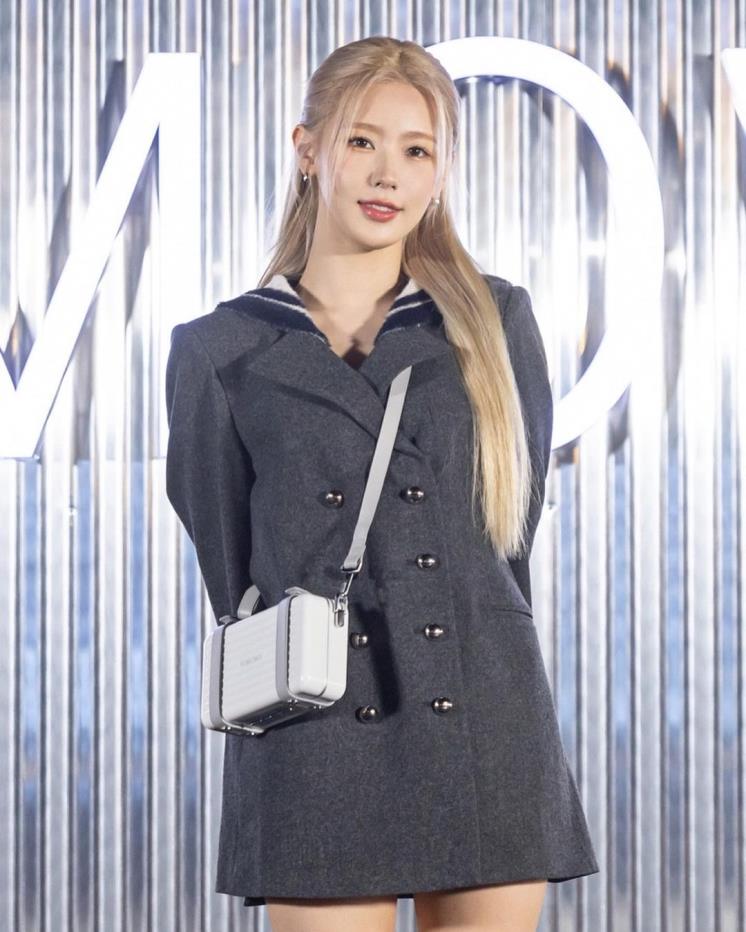 b9e052e3-1f68-4469-aeb1-f69cf22777f3